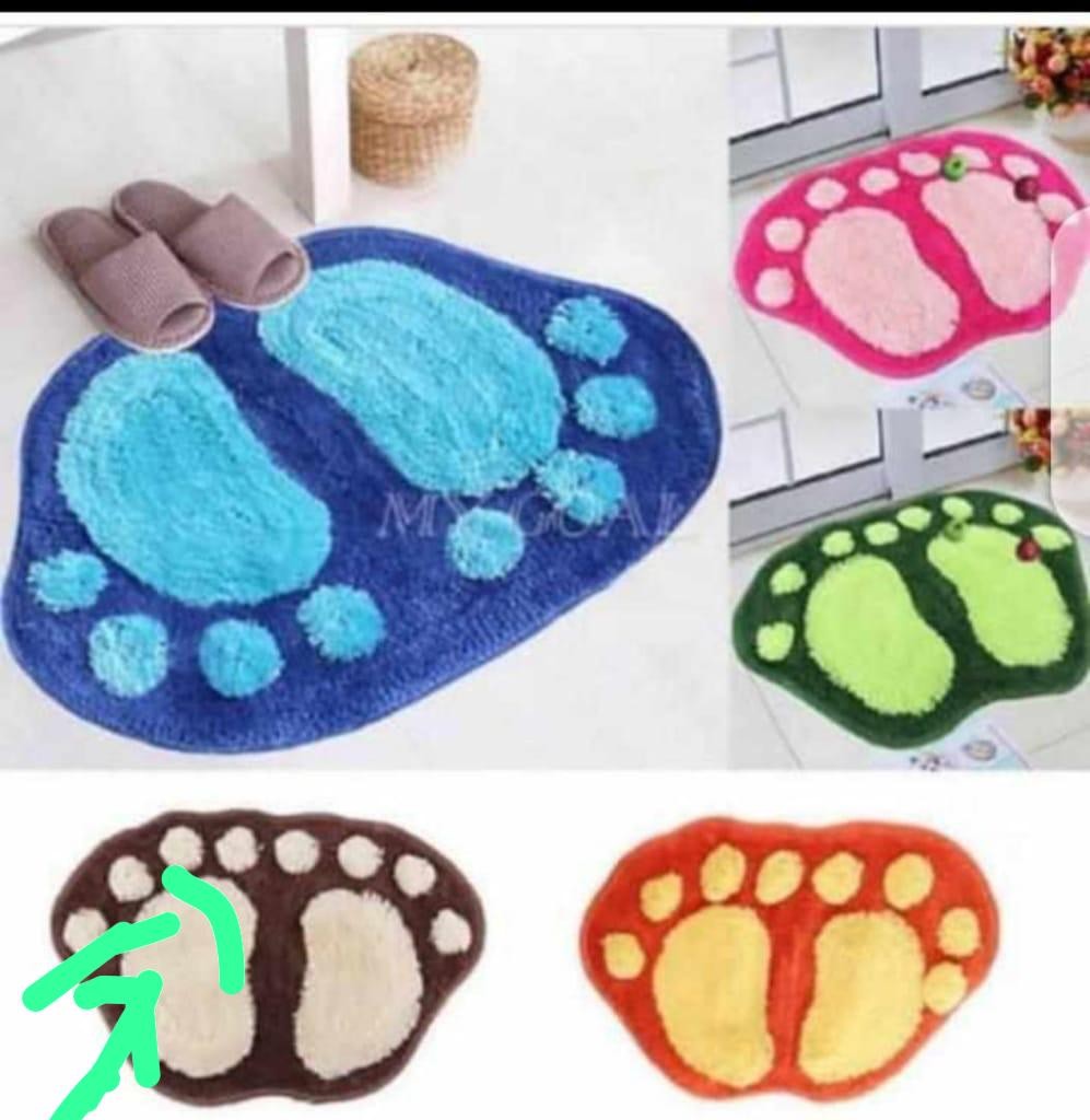 Absorbent bathroom foot mat